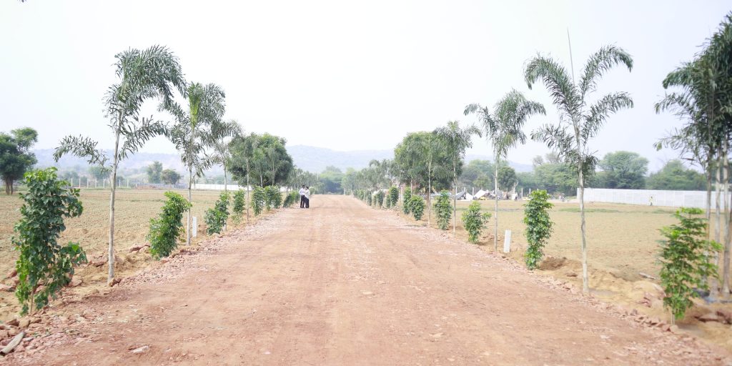 premium-farmhouse-living-in-alwar-modern-farmhouse-community-aravalli-green-landscape-near-ncr